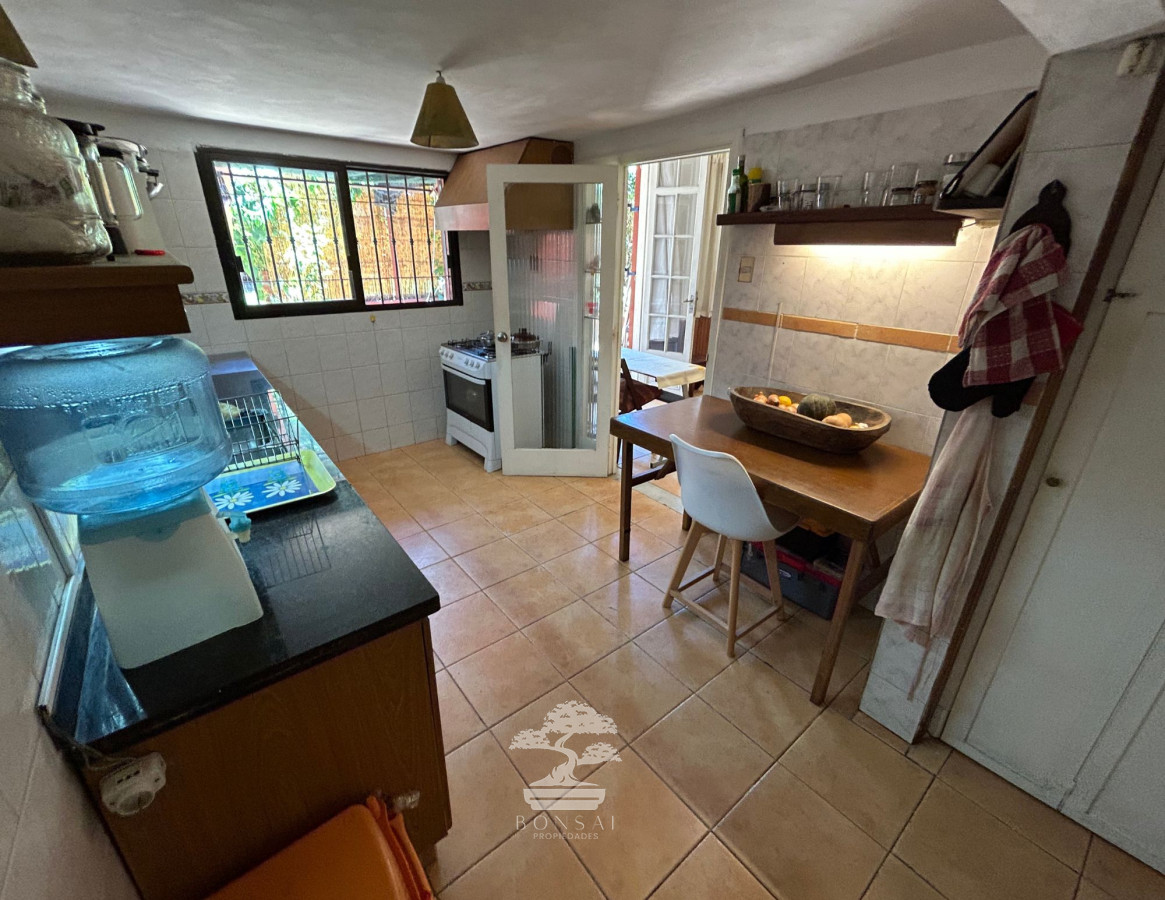 Casa ID.242 - Venta 2 casas en mismo padrón 8 Dormitorios 6 baños Pocitos Montevideo Renta +10% R