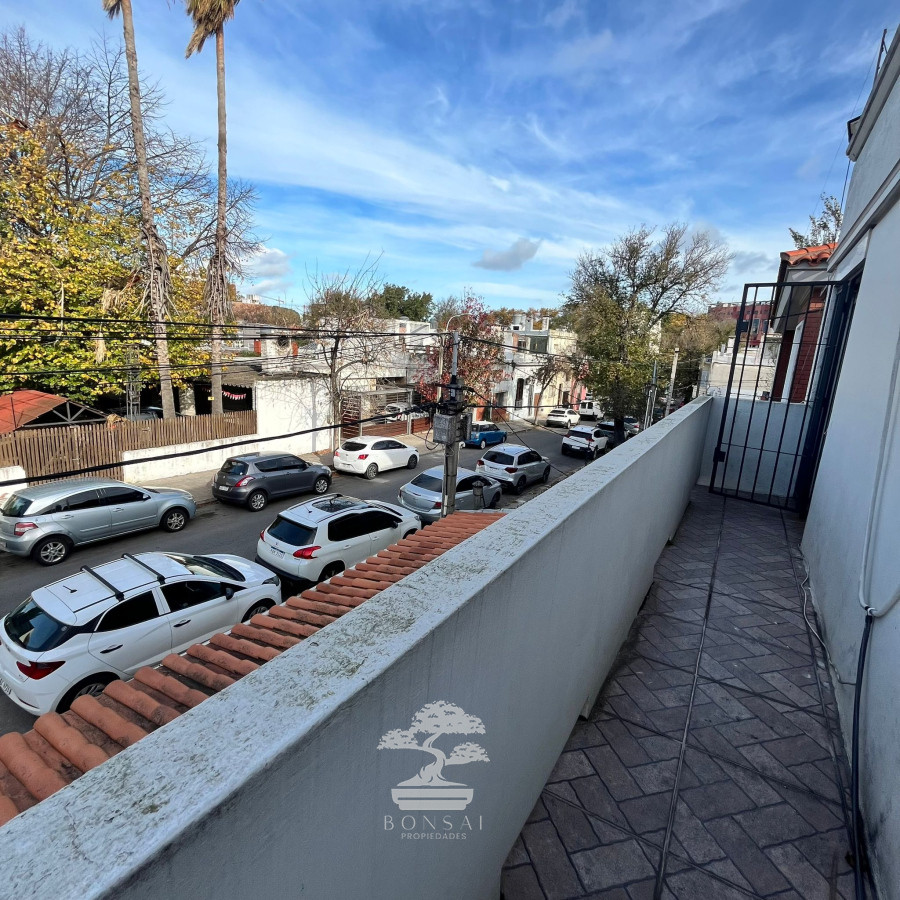 Casa ID.543 - Venta Padrón único 2 Casas y 5 Apartamentos con renta 7% La Blanqueada Montevideo V