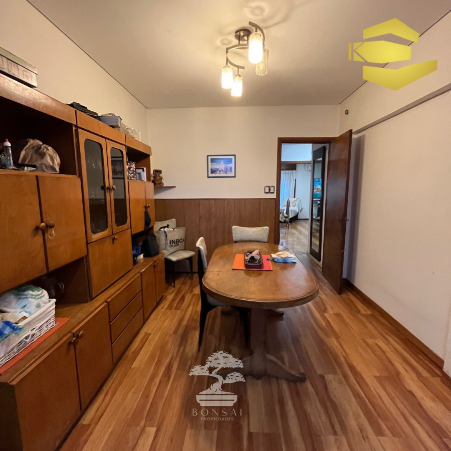 Casa ID.145 - Venta Casa De Altos 3 Dormitorios + Doble Garage La Comercial Montevideo C