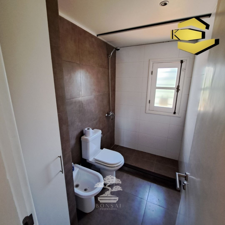 Casa ID.168 - Venta Casa 2 Dormitorios Con Opción A 5 Y/o Negocio Buceo Montevideo B