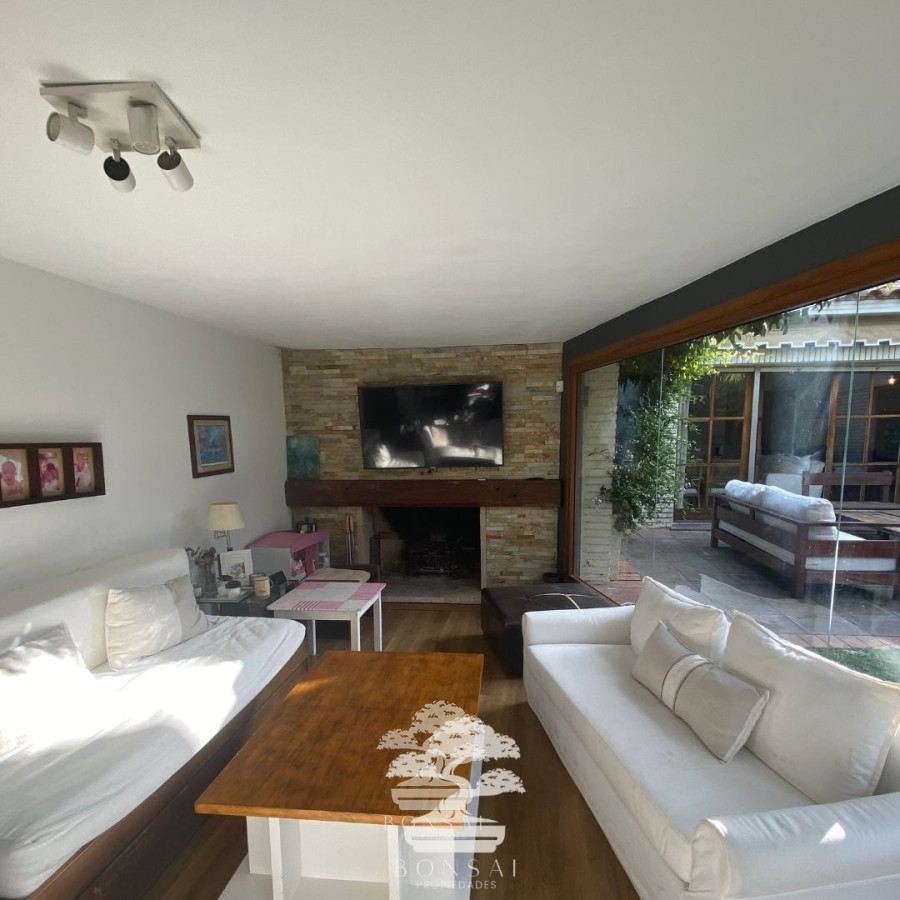 Casa ID.178 - Venta Casa Tres Dormitorios Carrasco Sur Montevideo F