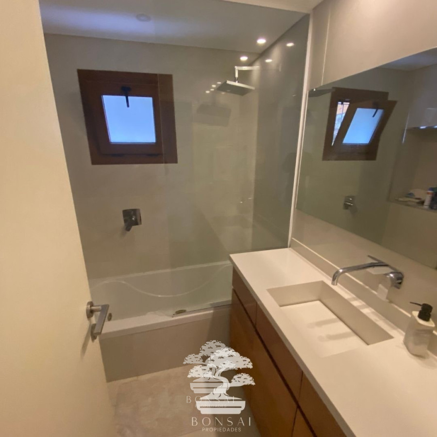 Casa ID.178 - Venta Casa Tres Dormitorios Carrasco Sur Montevideo F
