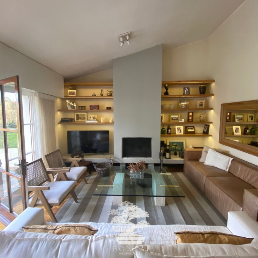 Casa ID.178 - Venta Casa Tres Dormitorios Carrasco Sur Montevideo F