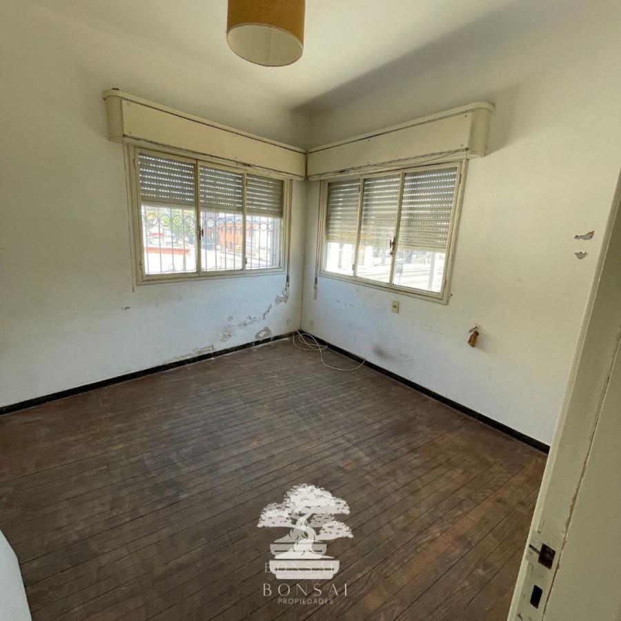 Casa ID.185 - Casa En Venta 2 Dormitorios + Local Comercial Con Renta Aguada Montevideo G