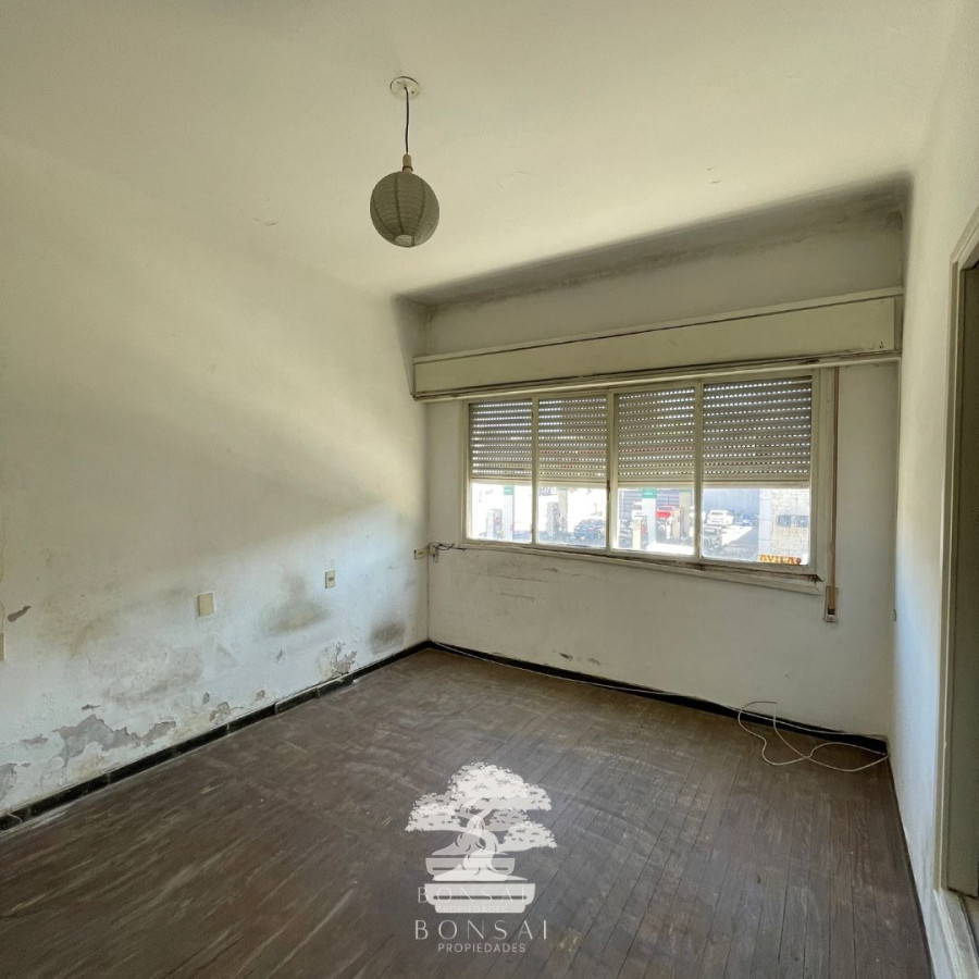Casa ID.185 - Casa En Venta 2 Dormitorios + Local Comercial Con Renta Aguada Montevideo G