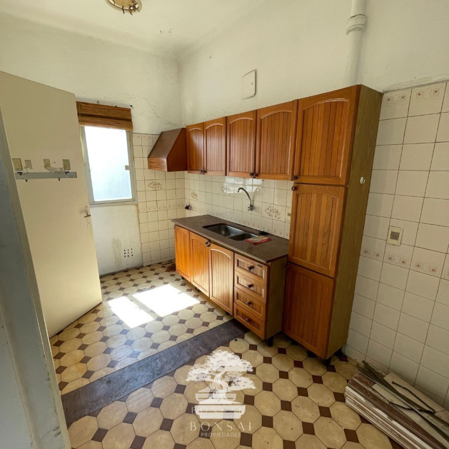 Casa ID.185 - Casa En Venta 2 Dormitorios + Local Comercial Con Renta Aguada Montevideo G