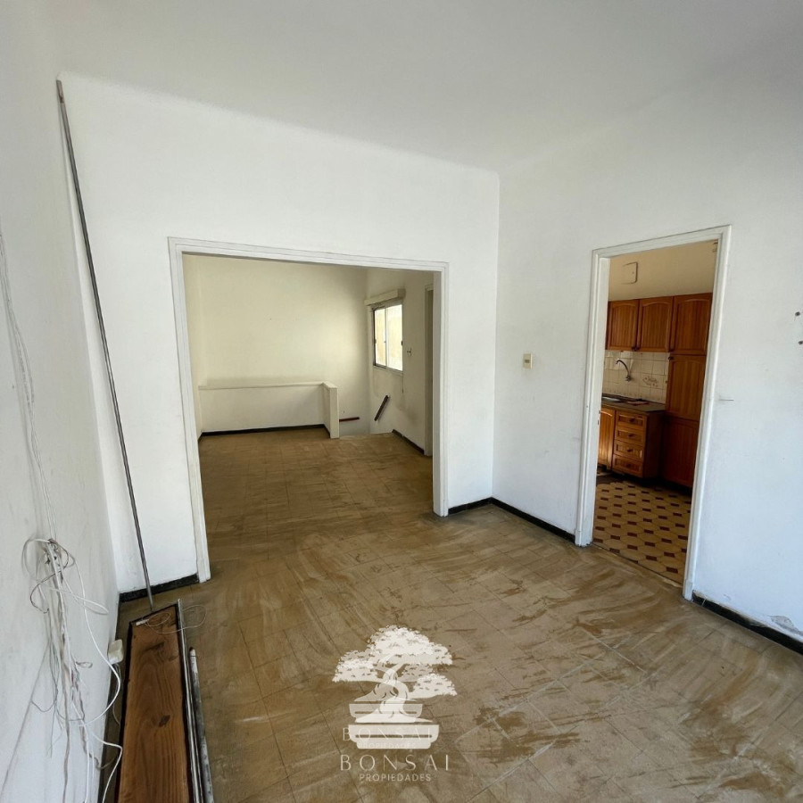 Casa ID.185 - Casa En Venta 2 Dormitorios + Local Comercial Con Renta Aguada Montevideo G