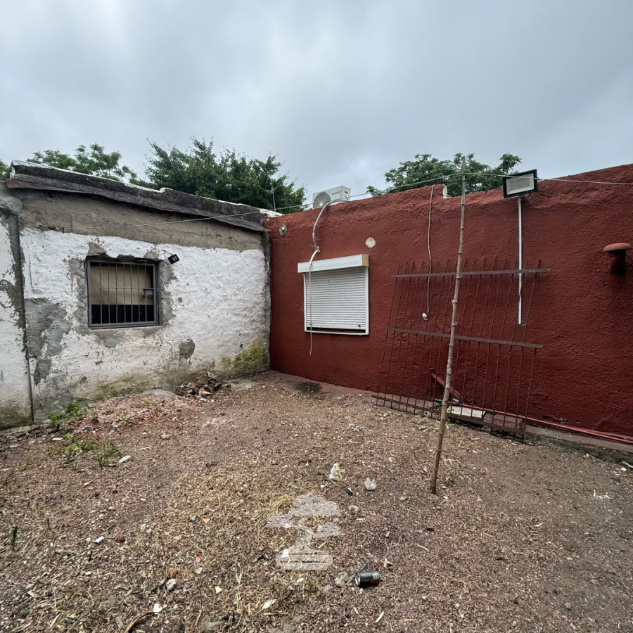 Casa ID.1037 - Venta Padrón Único con 2 casas Villa Española Montevideo C