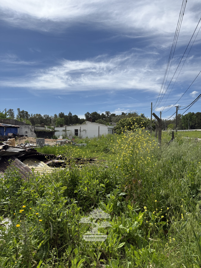 Casa ID.784 - Venta Terrenos con construcciones Canelones C