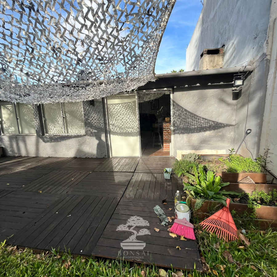 Casa ID.543 - Venta Padrón único 2 Casas y 5 Apartamentos con renta 7% La Blanqueada Montevideo V