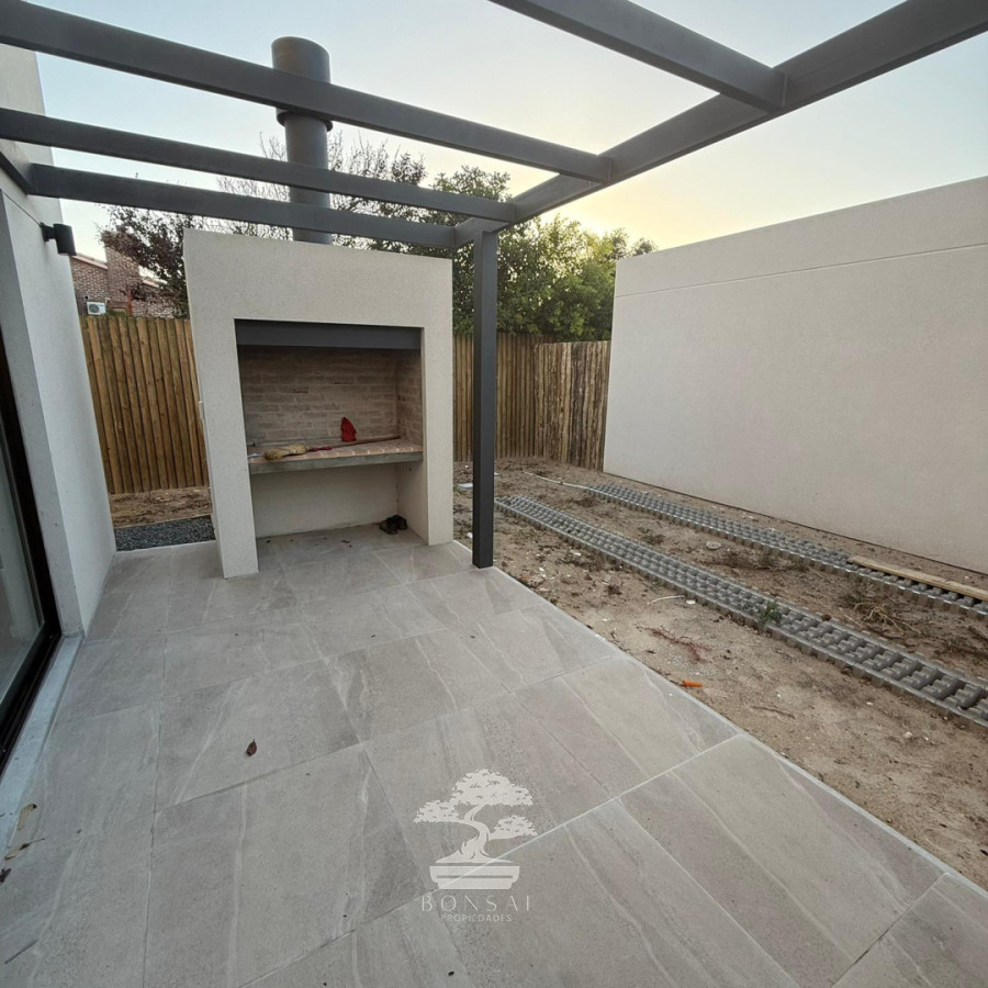 Casa ID.913 - Venta Casa 3 Dormitorios a Estrenar Barra de Carrasco Montevideo F 