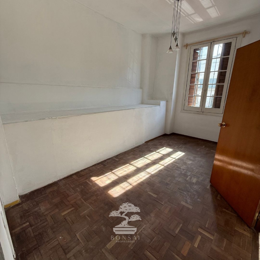 Casa ID.679 - Alquiler Casa PH, 2 Dormitorios 2 Baños, Parque Rodo, Montevideo R