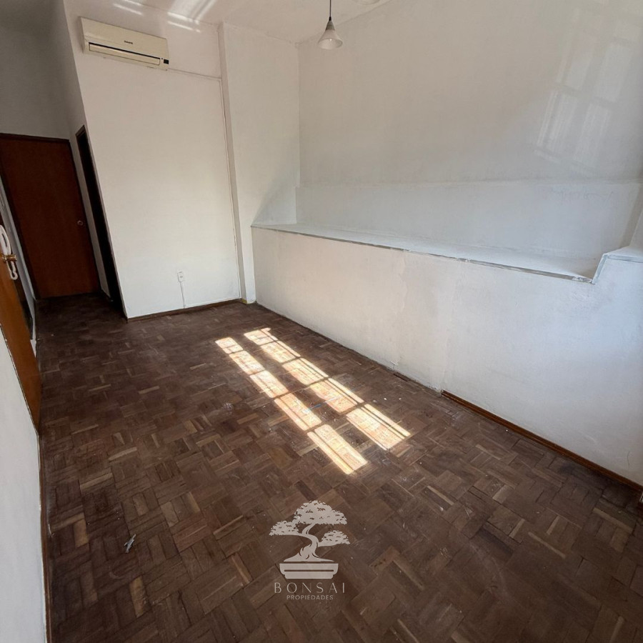 Casa ID.679 - Alquiler Casa PH, 2 Dormitorios 2 Baños, Parque Rodo, Montevideo R