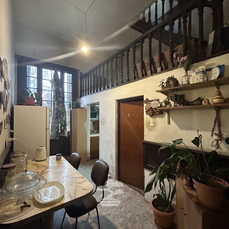 Casa ID.514 - Venta gran casa 6 Dormitorios a reciclar Cordon Montevideo lr
