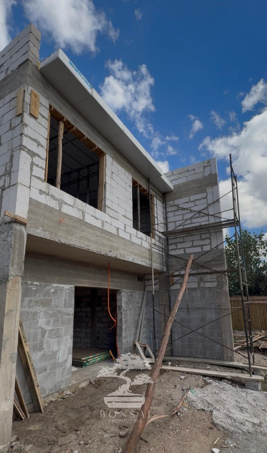 Casa ID.969 - Venta Casa 3 dormitorios a estrenar con barbacoa Ciudad de la costa E