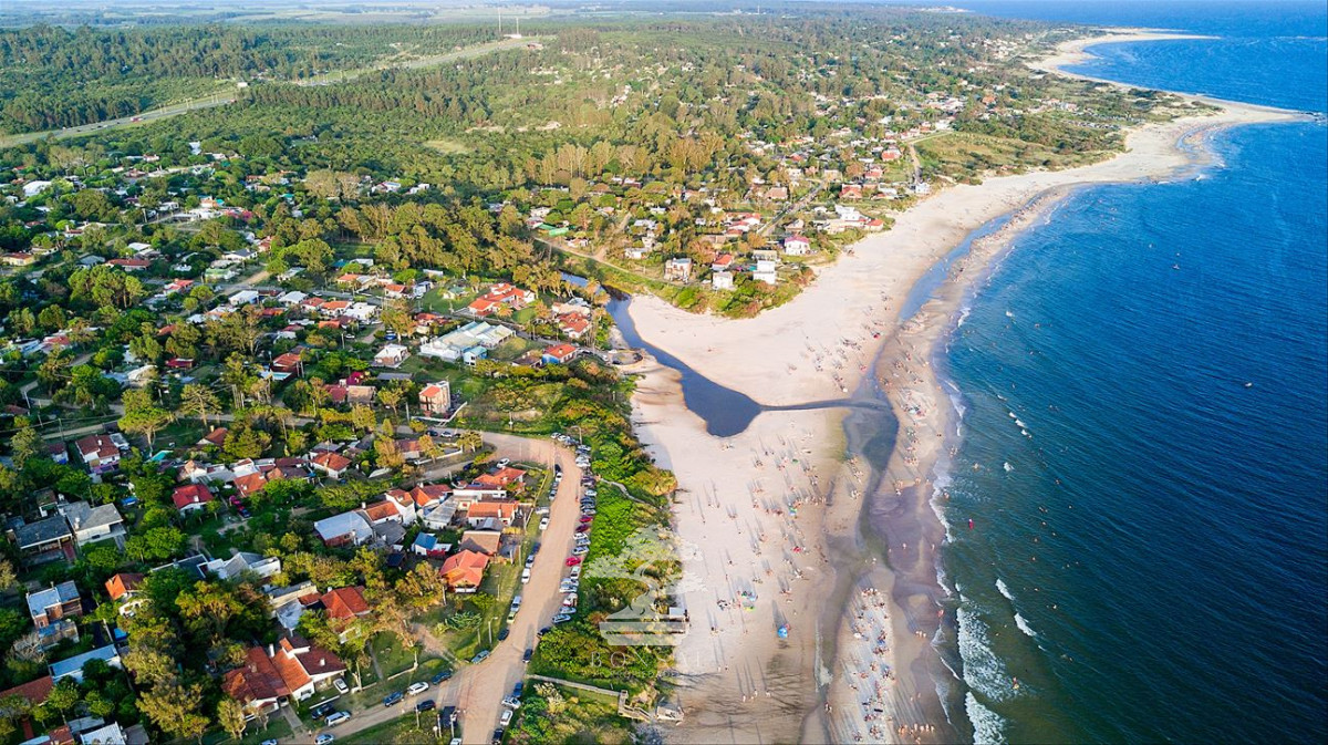 Casa ID.646 - venta, casa, 3  Dormitorios, Los Titanes Canelones. S