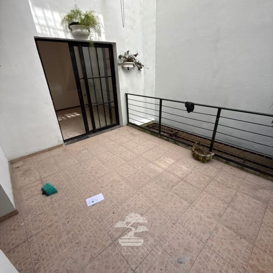 Casa ID.679 - Alquiler Casa PH, 2 Dormitorios 2 Baños, Parque Rodo, Montevideo R
