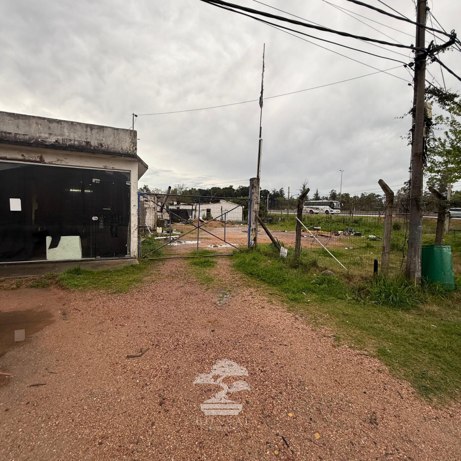 Casa ID.784 - Venta Terrenos con construcciones Canelones C