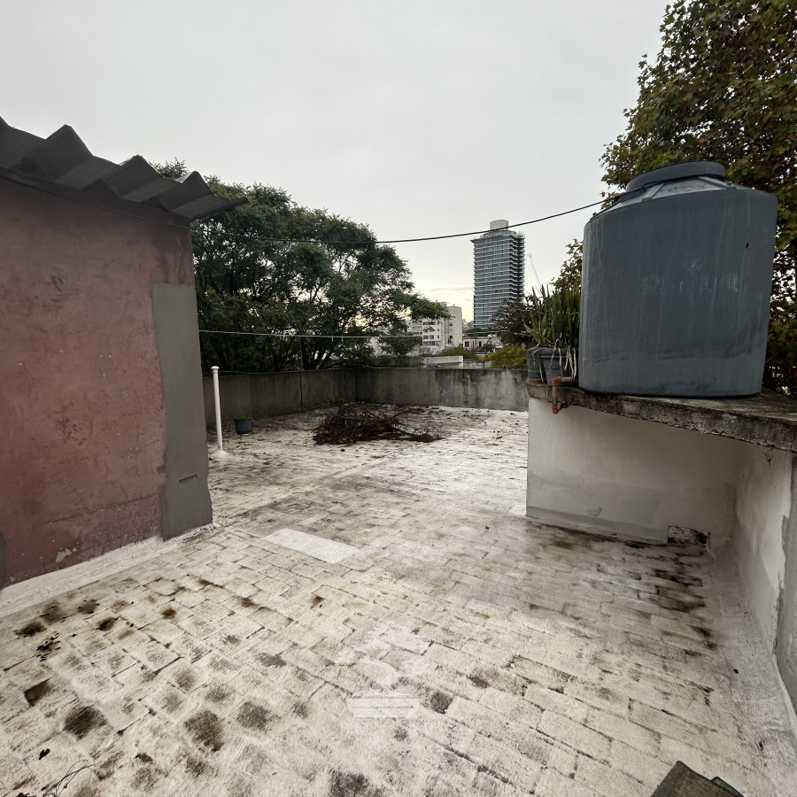 Casa ID.514 - Venta gran casa 6 Dormitorios a reciclar Cordon Montevideo lr