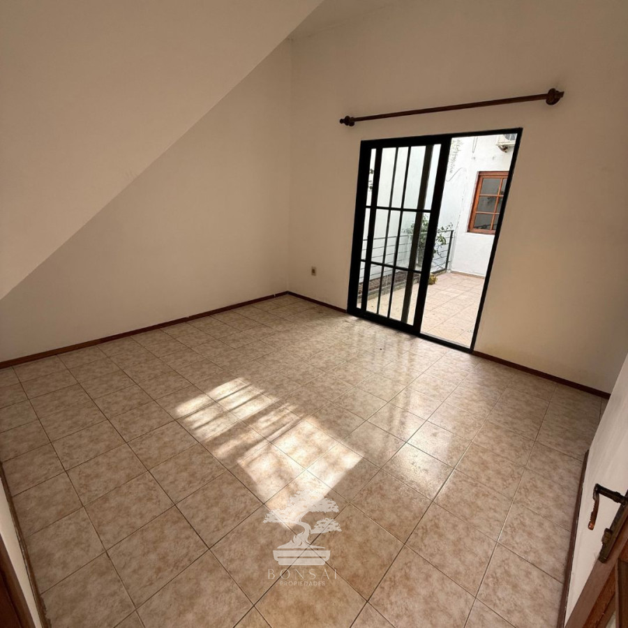 Casa ID.679 - Alquiler Casa PH, 2 Dormitorios 2 Baños, Parque Rodo, Montevideo R
