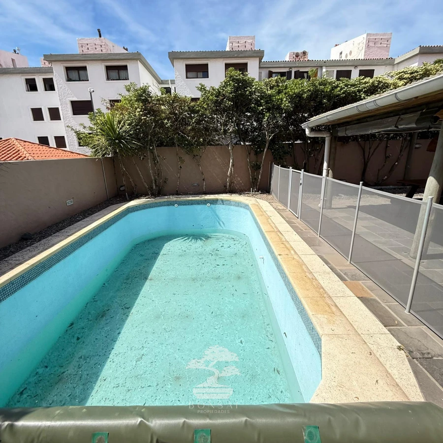 Casa ID.813 - Venta Casa 3 dormitorios + Apartamento Punta del Este C
