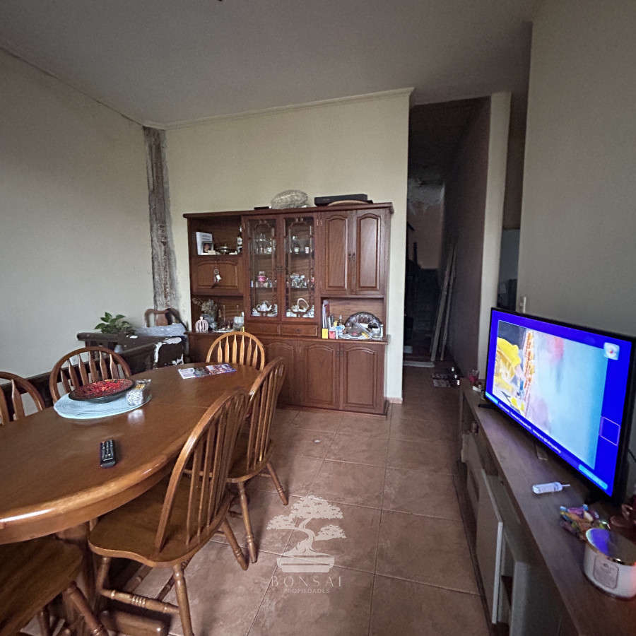 Casa ID.514 - Venta gran casa 6 Dormitorios a reciclar Cordon Montevideo lr