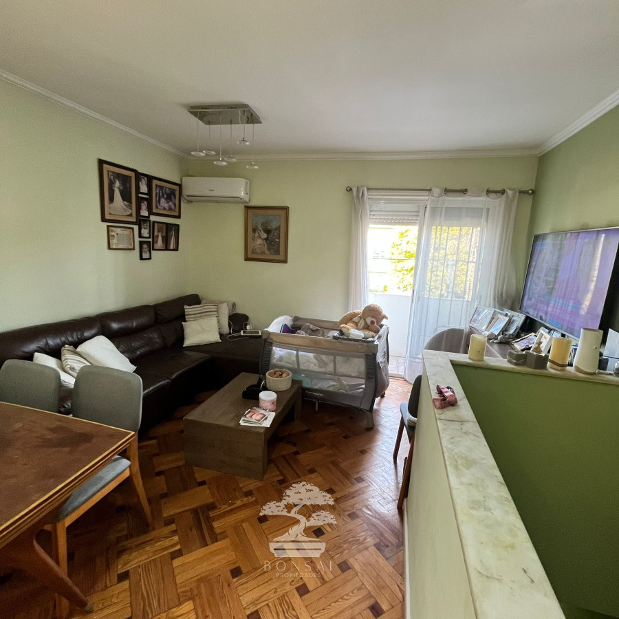 Casa ID.543 - Venta Padrón único 2 Casas y 5 Apartamentos con renta 7% La Blanqueada Montevideo V