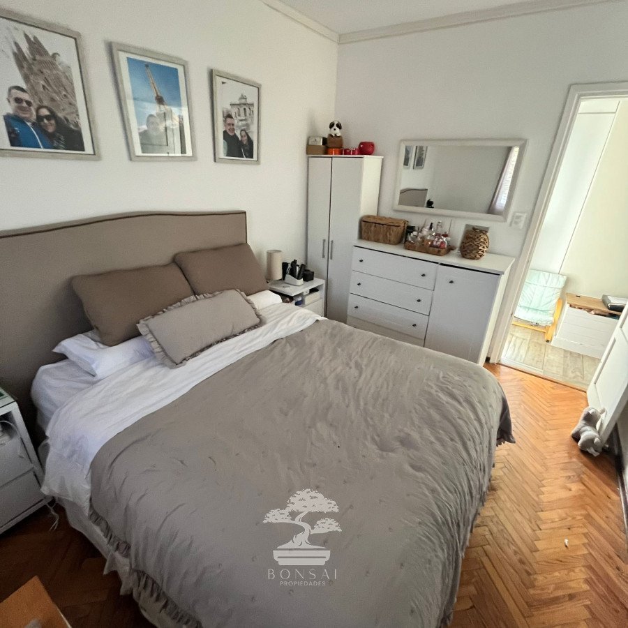 Casa ID.543 - Venta Padrón único 2 Casas y 5 Apartamentos con renta 7% La Blanqueada Montevideo V