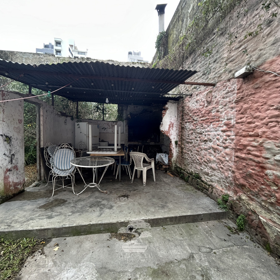 Casa ID.596 - Venta Casa PH de 4 Dormitorios con garage y parrillero Cordon Montevideo Lr