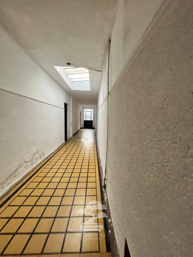 Casa ID.543 - Venta Padrón único 2 Casas y 5 Apartamentos con renta 7% La Blanqueada Montevideo V