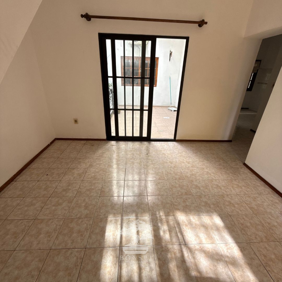 Casa ID.679 - Alquiler Casa PH, 2 Dormitorios 2 Baños, Parque Rodo, Montevideo R
