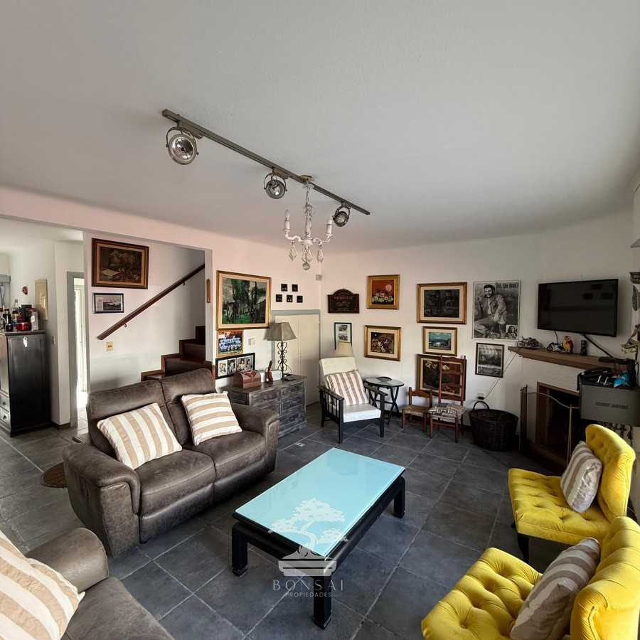 Casa ID.813 - Venta Casa 3 dormitorios + Apartamento Punta del Este C