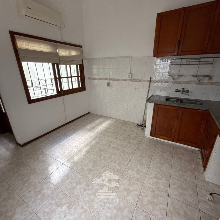 Casa ID.679 - Alquiler Casa PH, 2 Dormitorios 2 Baños, Parque Rodo, Montevideo R