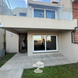 Alquiler Casa 3 Dormitorios Con Cochera Y Piscina Malvin Montevideo C