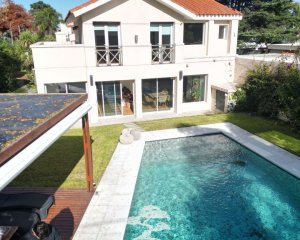 Venta Casa Cinco Dormitorios Carrasco Sur Montevideo F