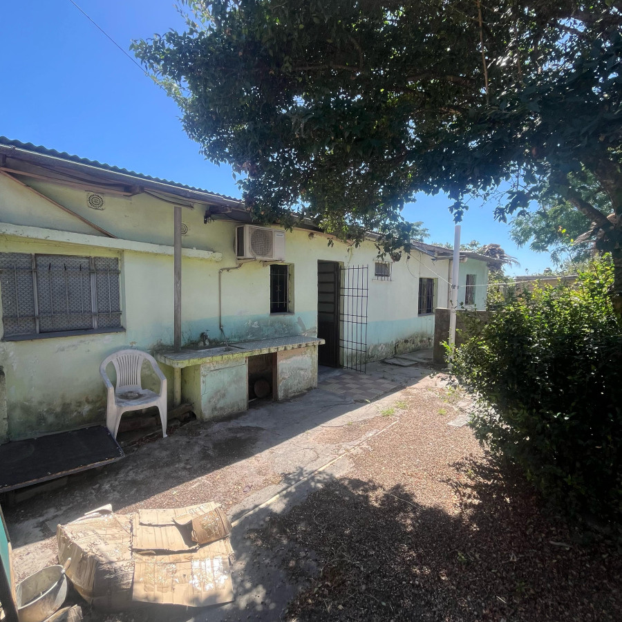 Venta Casa a reciclar con Terreno Piedras Blancas Montevideo C