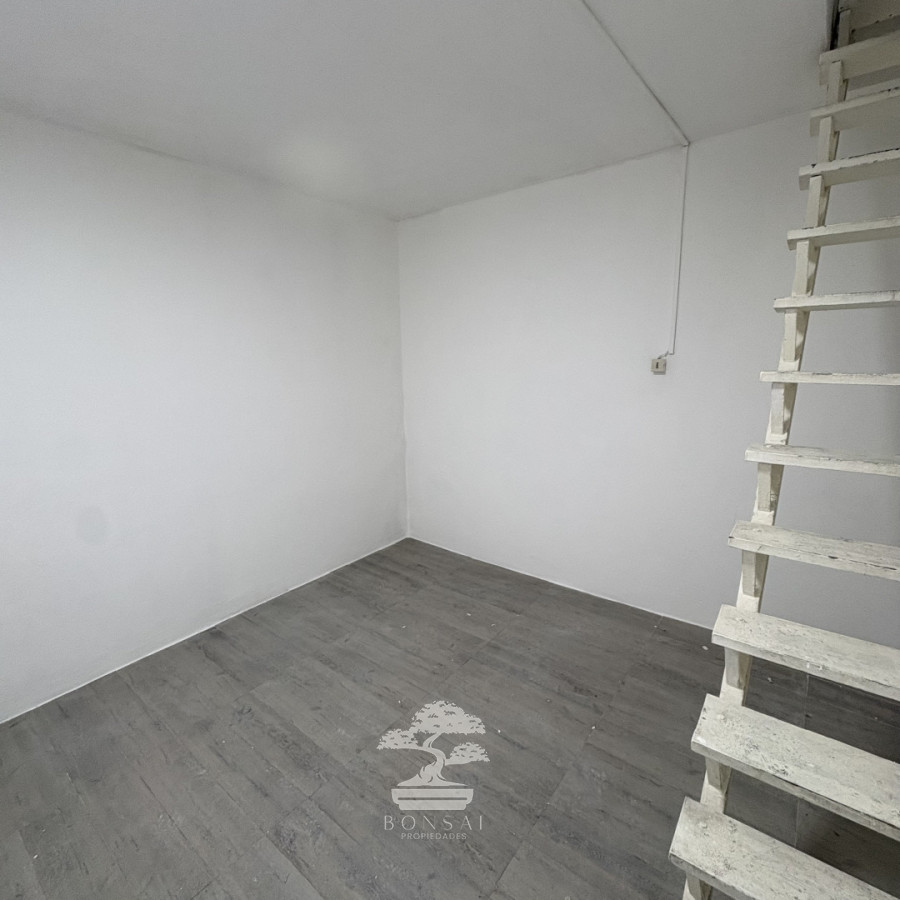 Local Comercial ID.1181 - Alquiler Local Comercial con GC Galería Centro Montevideo E 