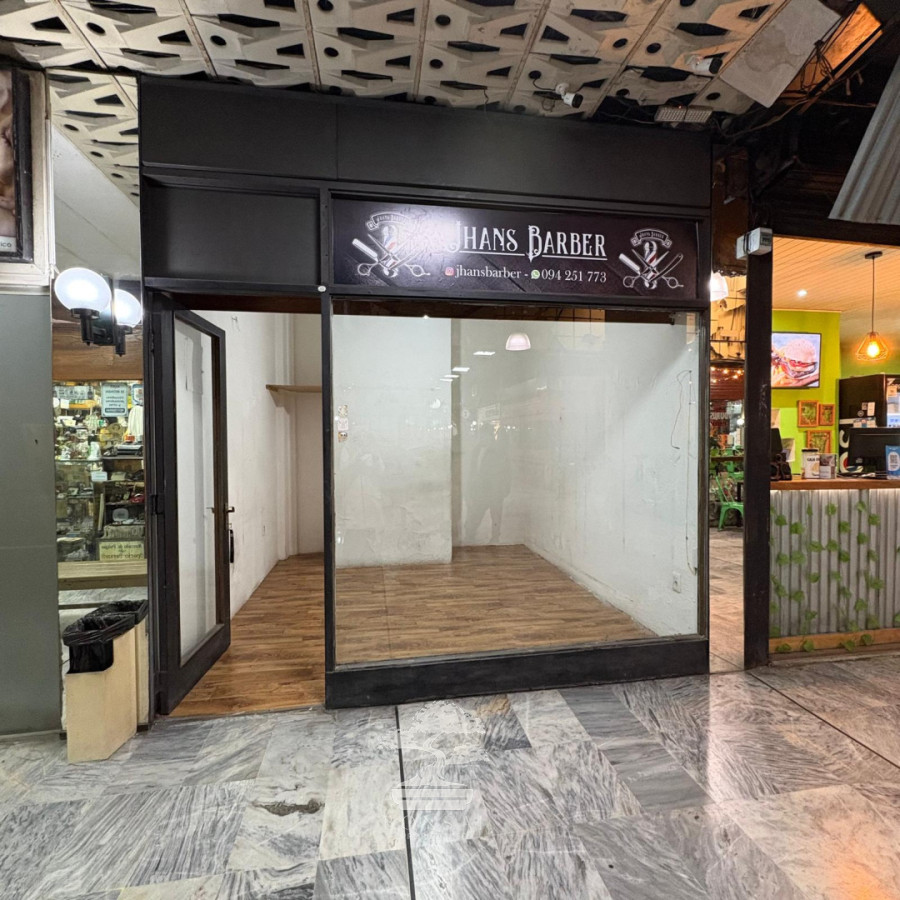 Local Comercial ID.1041 - Alquiler Local Comercial Galería Centro Montevideo E