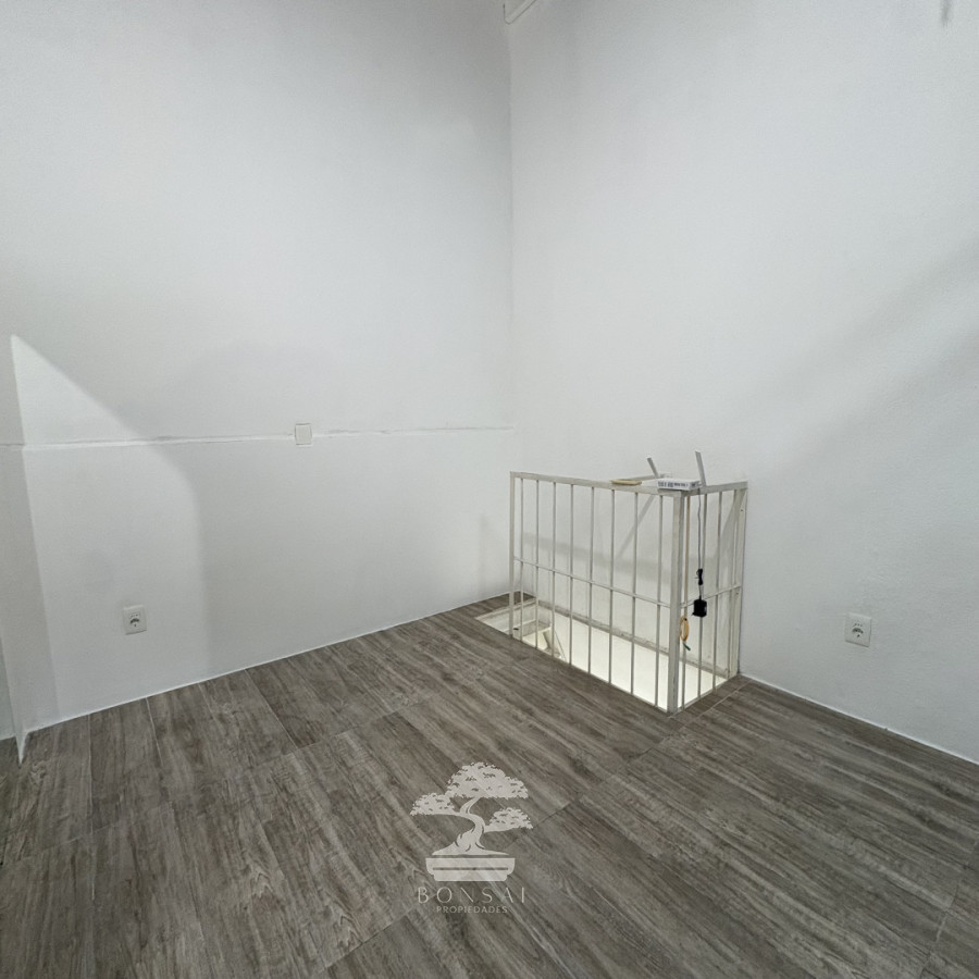 Local Comercial ID.1181 - Alquiler Local Comercial con GC Galería Centro Montevideo E 
