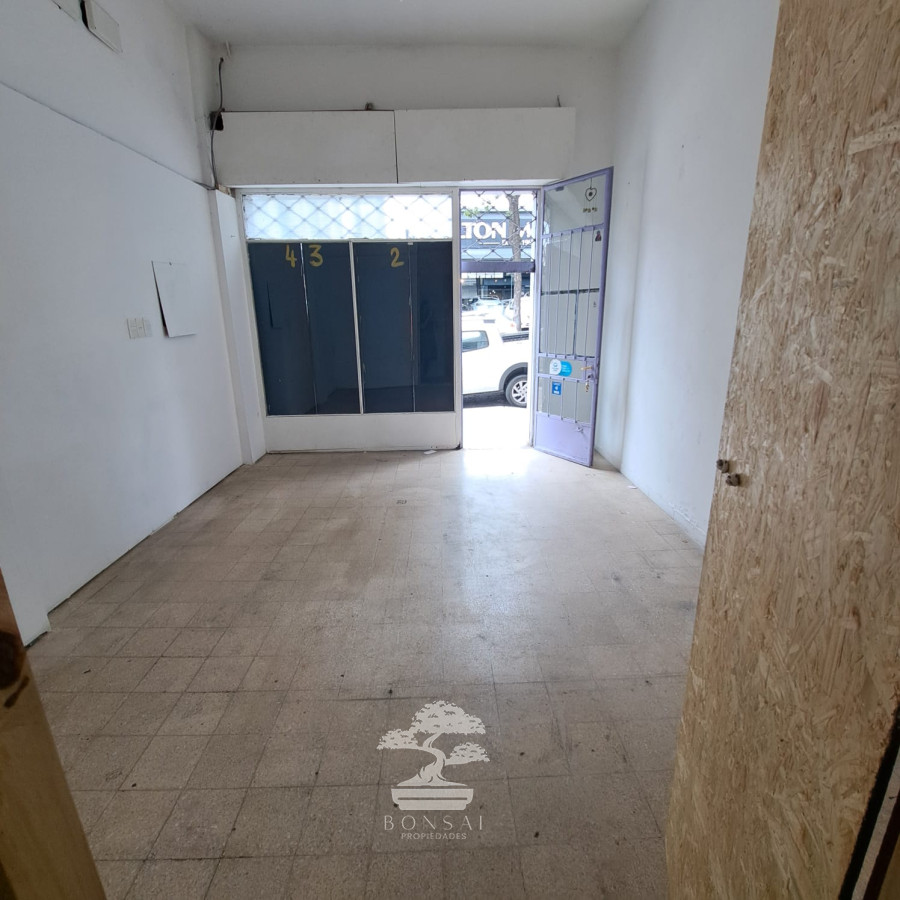 Local Comercial ID.282 - Alquiler Local Comercial Centro Montevideo B