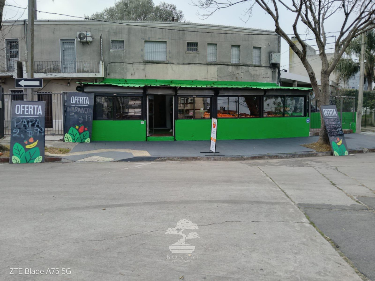 Local Comercial ID.880 - Venta Autoservice - Verdulería Buceo Montevideo. S