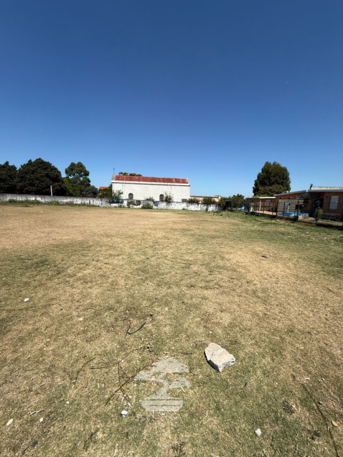 Terreno ID.1065 - Venta Terreno sobre esquina 1500m2 Colón Montevideo C
