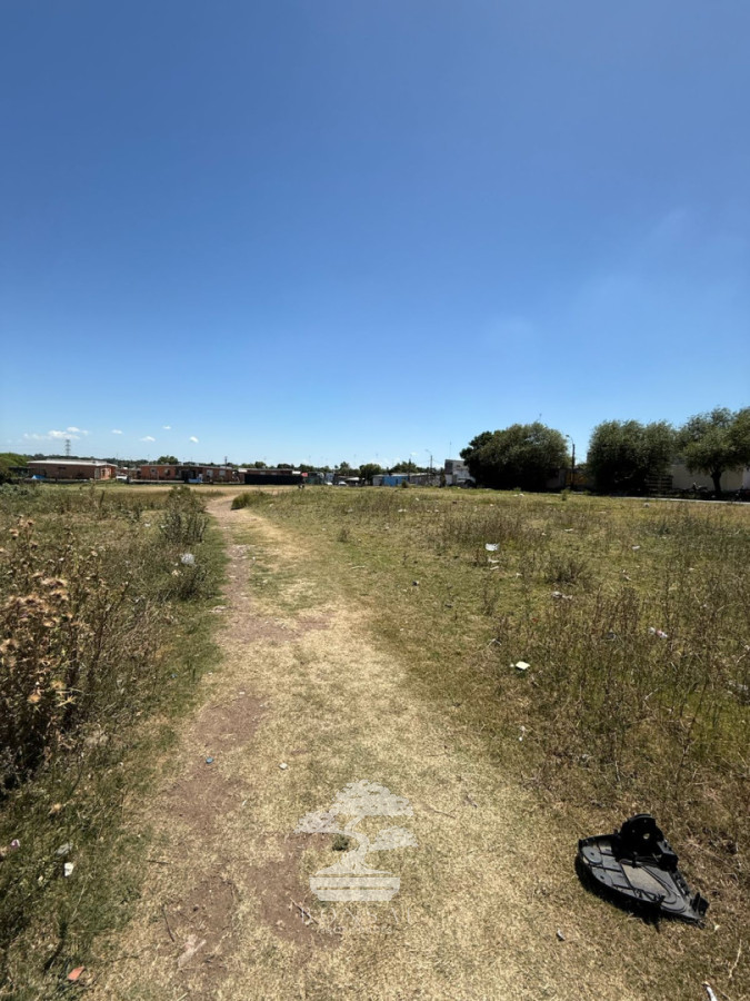 Terreno ID.1065 - Venta Terreno sobre esquina 1500m2 Colón Montevideo C