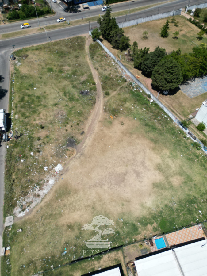 Terreno ID.1065 - Venta Terreno sobre esquina 1500m2 Colón Montevideo C