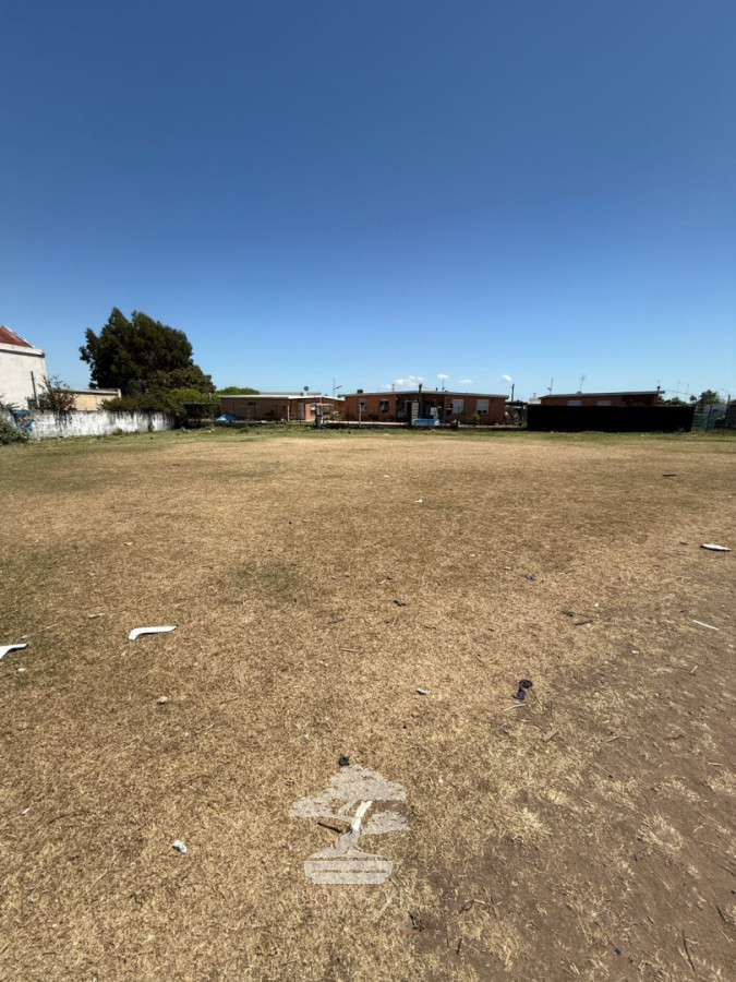Terreno ID.1065 - Venta Terreno sobre esquina 1500m2 Colón Montevideo C