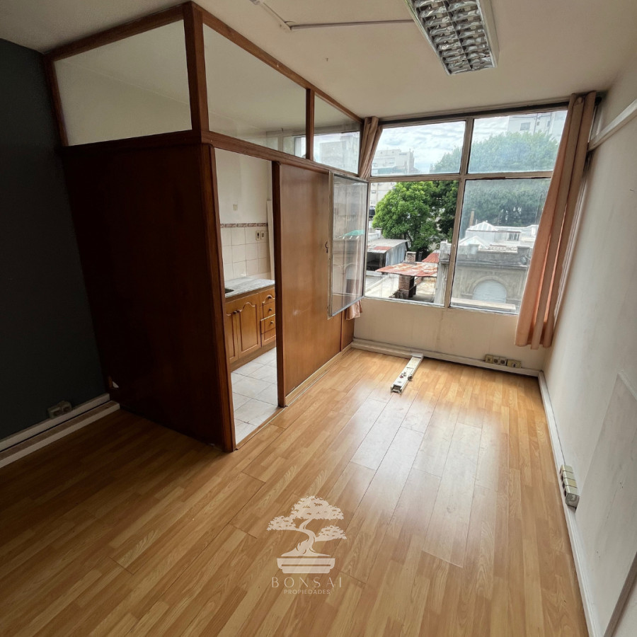 Oficina ID.895 - Alquiler Oficina o Consultorio Centro Montevideo N