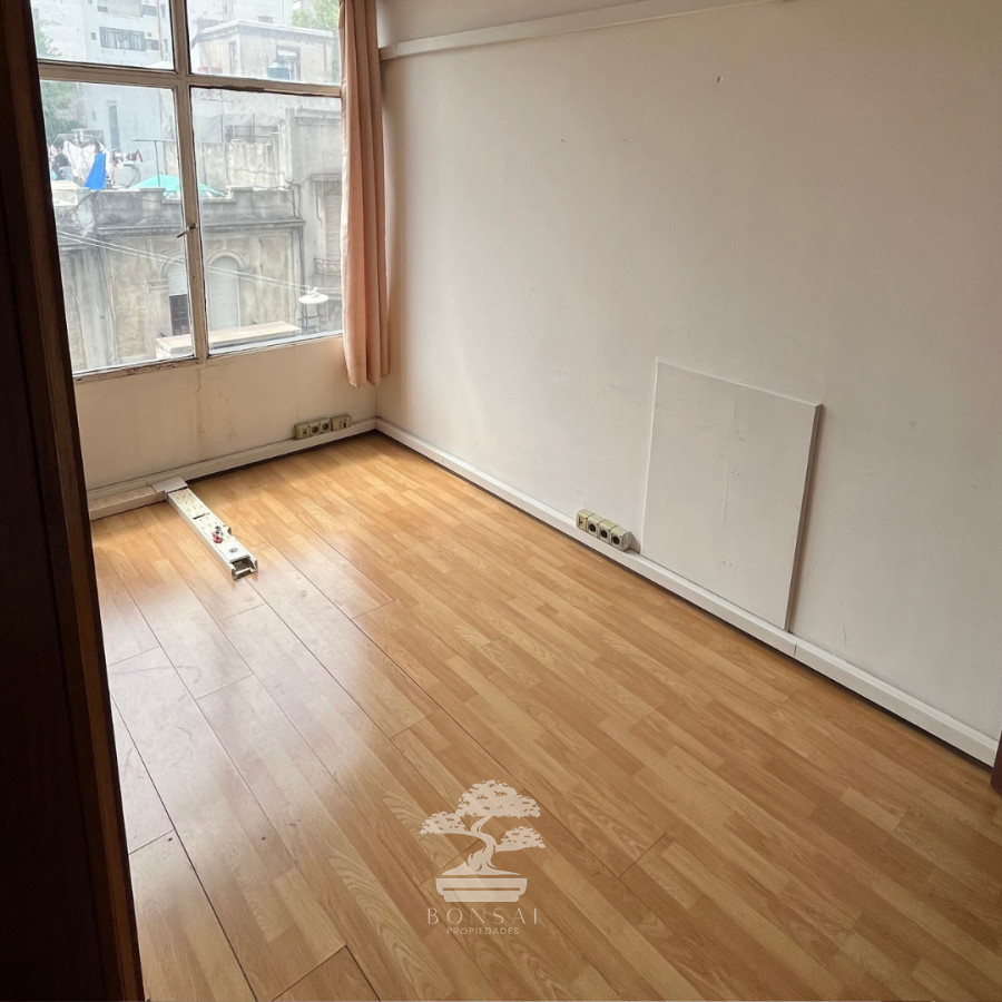 Oficina ID.895 - Alquiler Oficina o Consultorio Centro Montevideo N