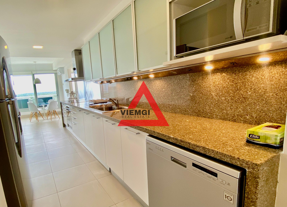 Apartamento ID.36 - APARTAMENTO 3 dormitorios y servicio 