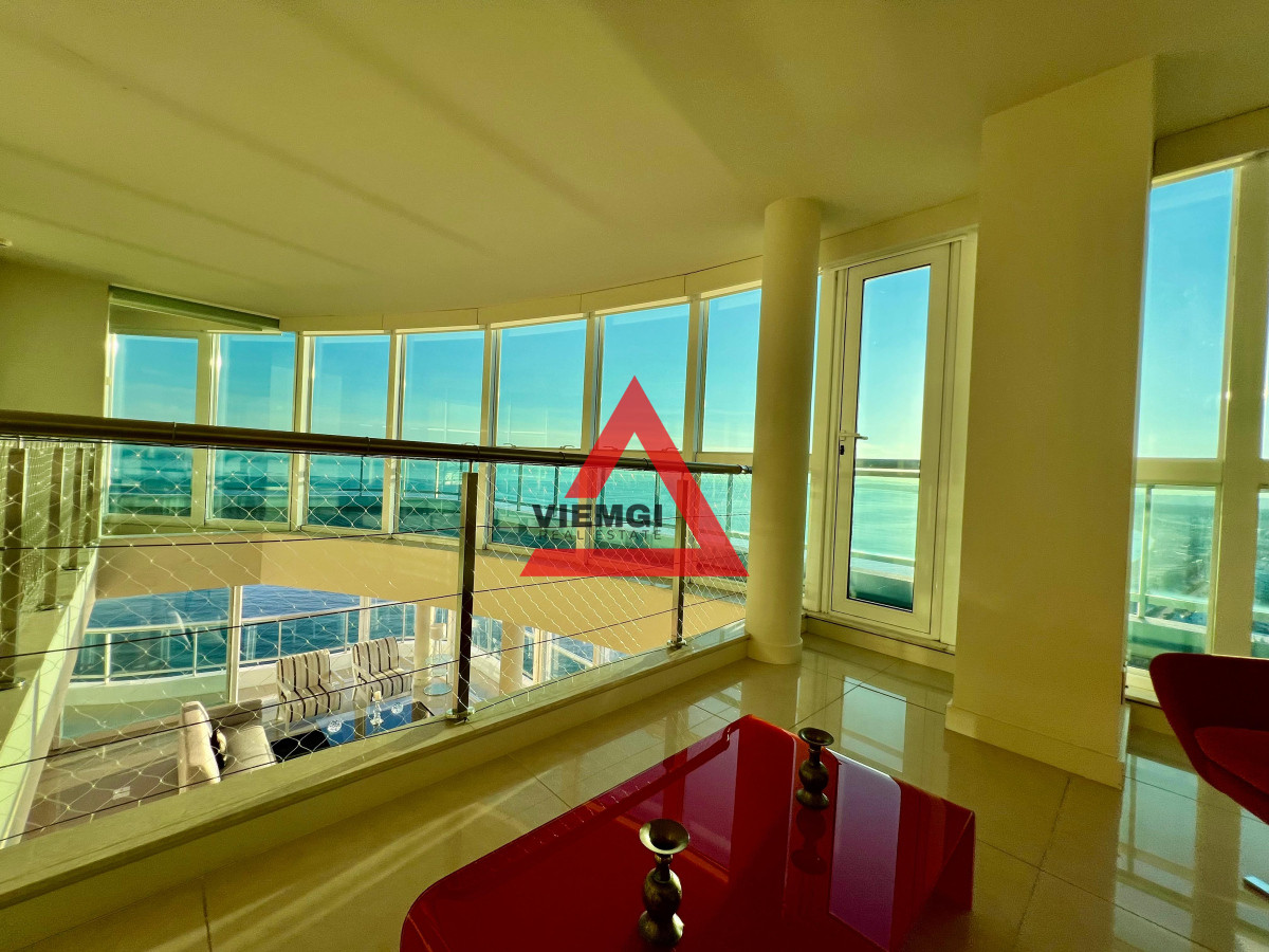 Apartamento ID.52 -   Phenthouse  en venta 4 dormitorios en Torre Aquarela – Playa Mansa, Punta del Este 
