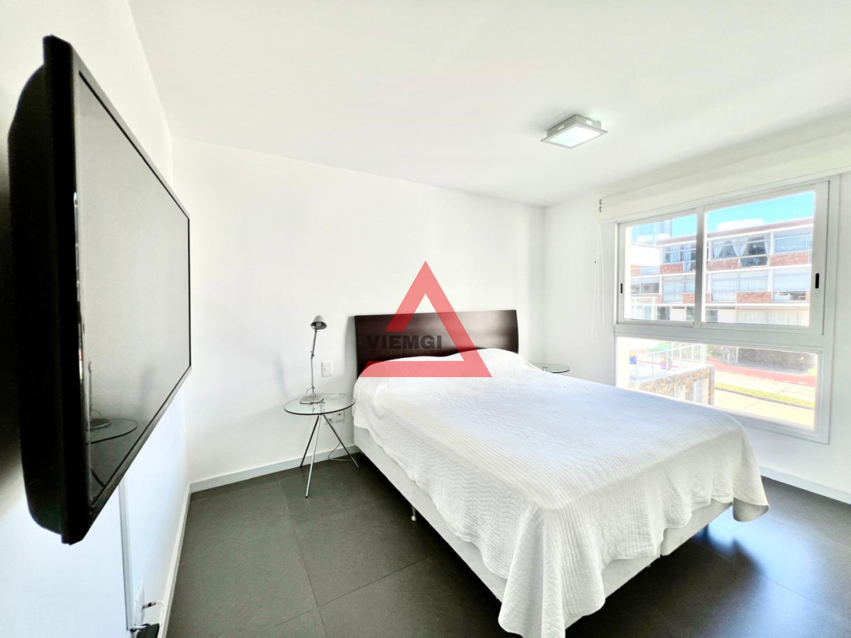 Apartamento ID.252 - Apartamento 3 dormitorios Frente al Mar ,  Península, Punta del Este